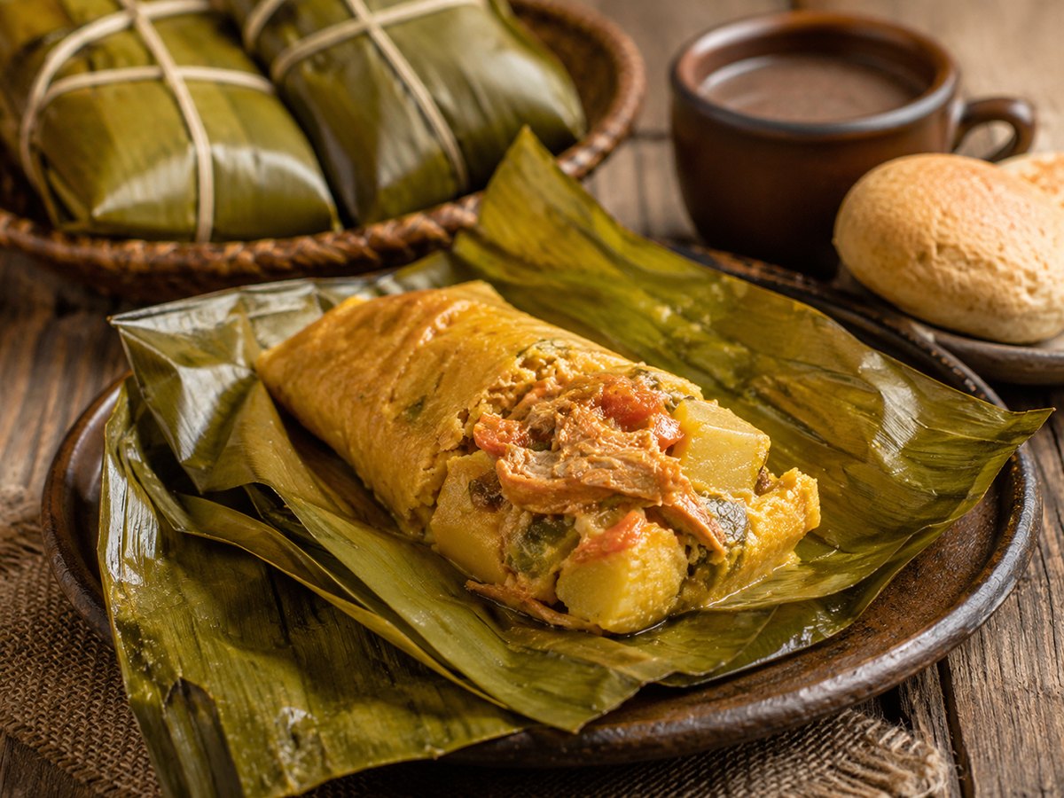 Tamal Colombiano : ঘরেই সহজ উপায়ে তৈরি করে ফেলুন কলম্বিয়ার ঐতিহ্যবাহী এই খাবার Tamal Colombiano : ঘরেই সহজ উপায়ে তৈরি করে ফেলুন কলম্বিয়ার ঐতিহ্যবাহী এই খাবার